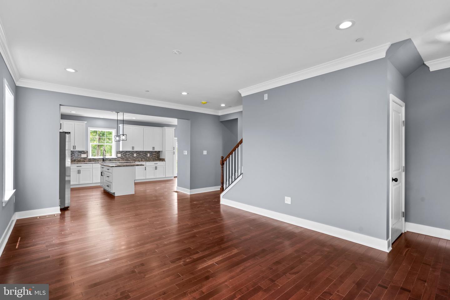 16 WALK AVENUE