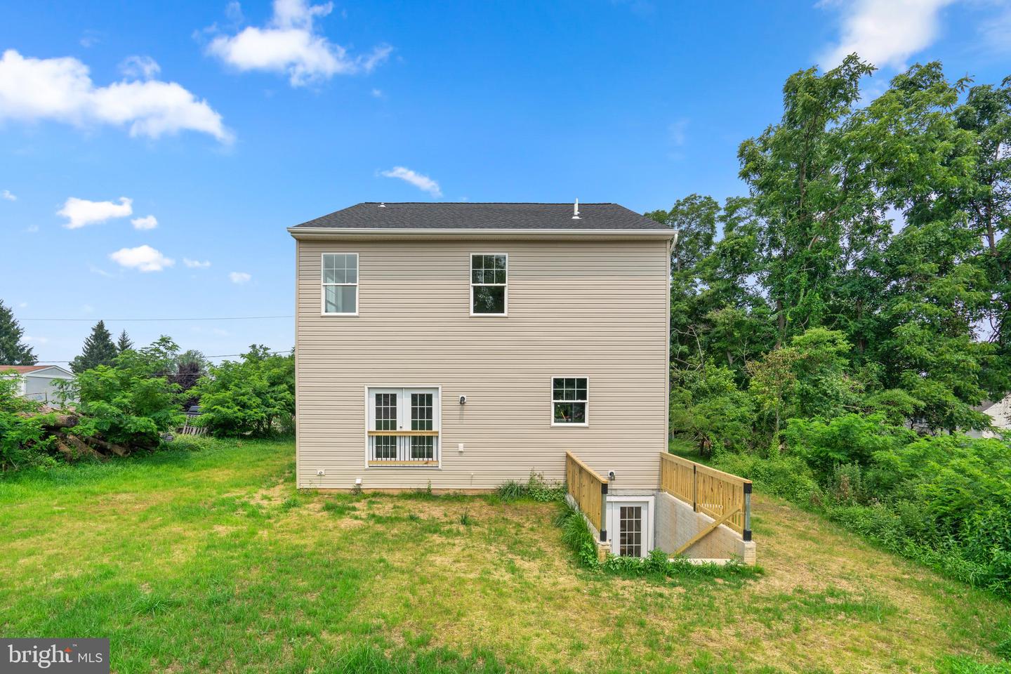 16 WALK AVENUE