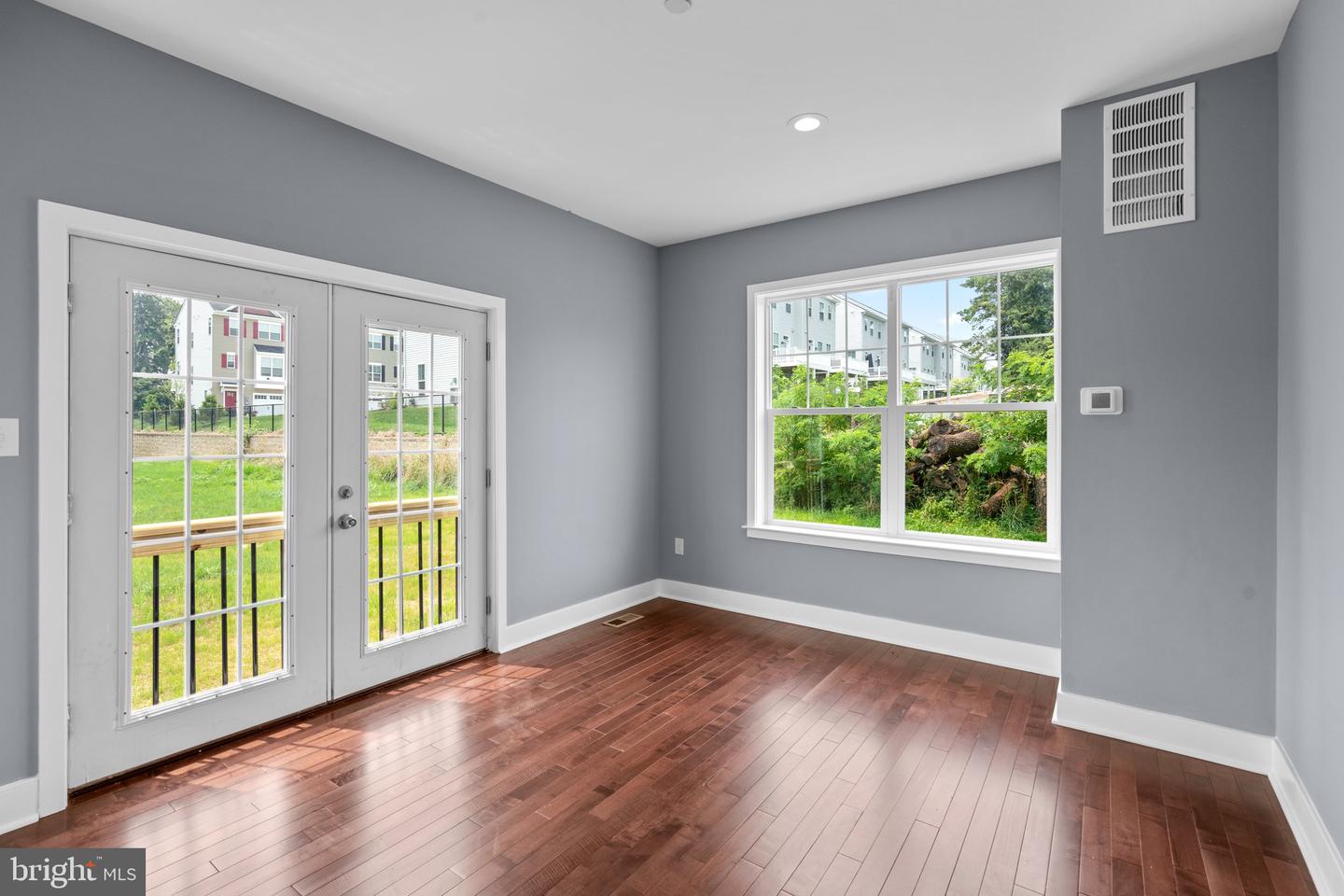 16 WALK AVENUE