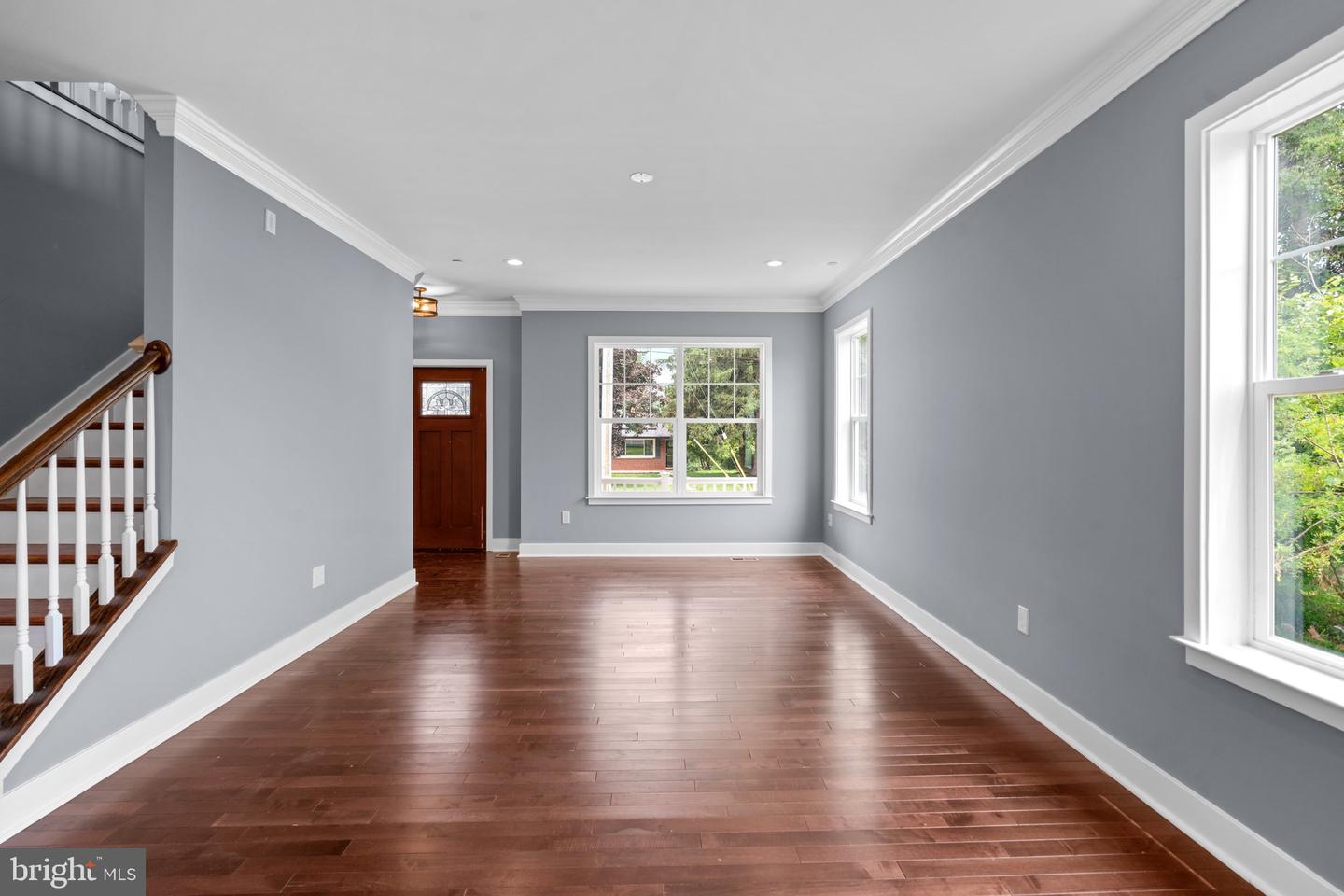 16 WALK AVENUE