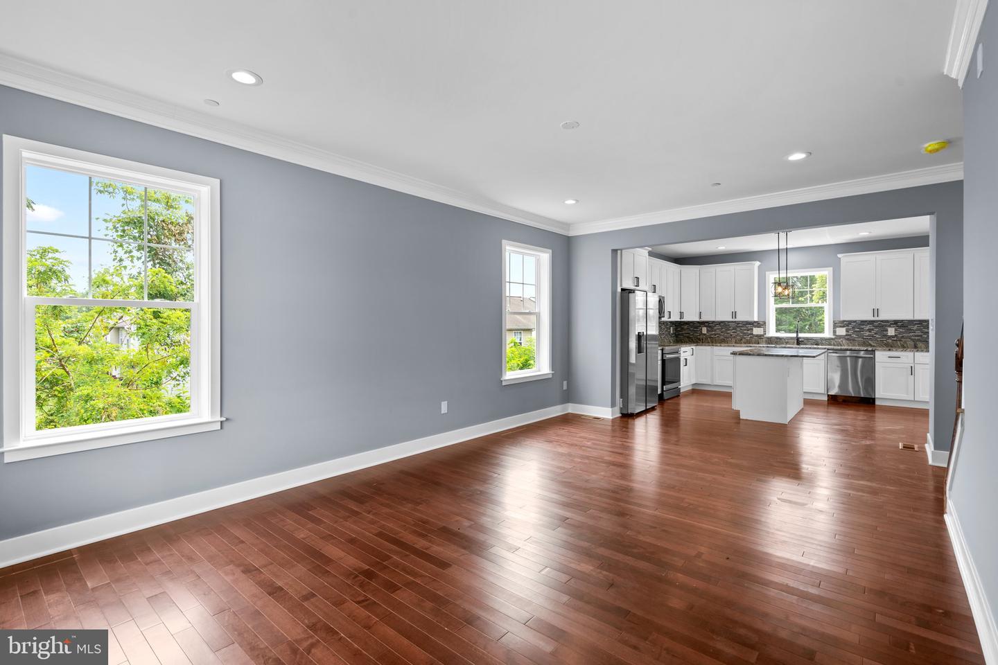 16 WALK AVENUE