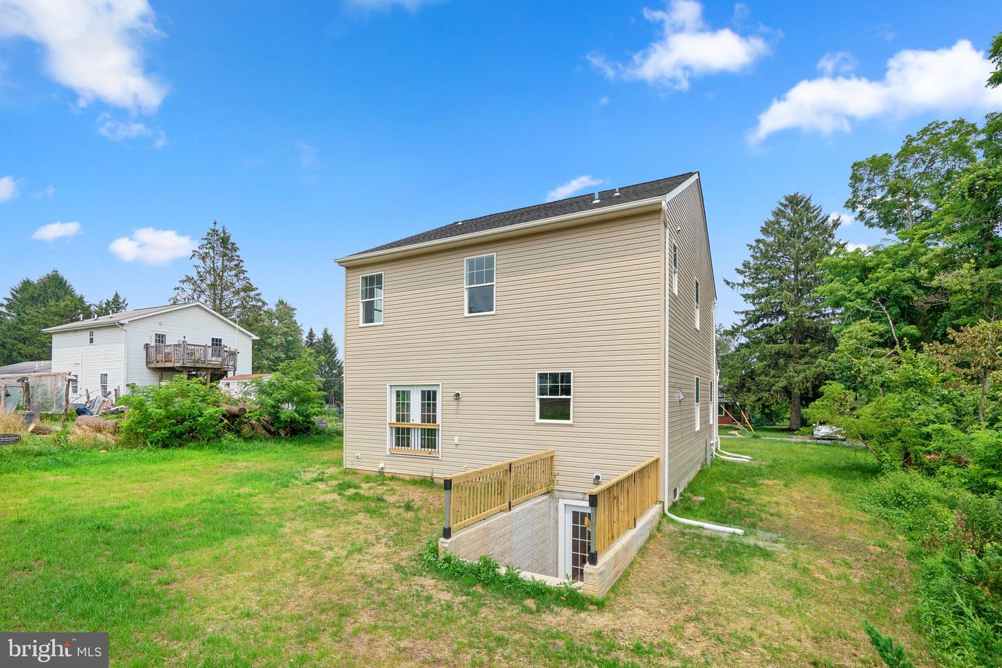 16 WALK AVENUE