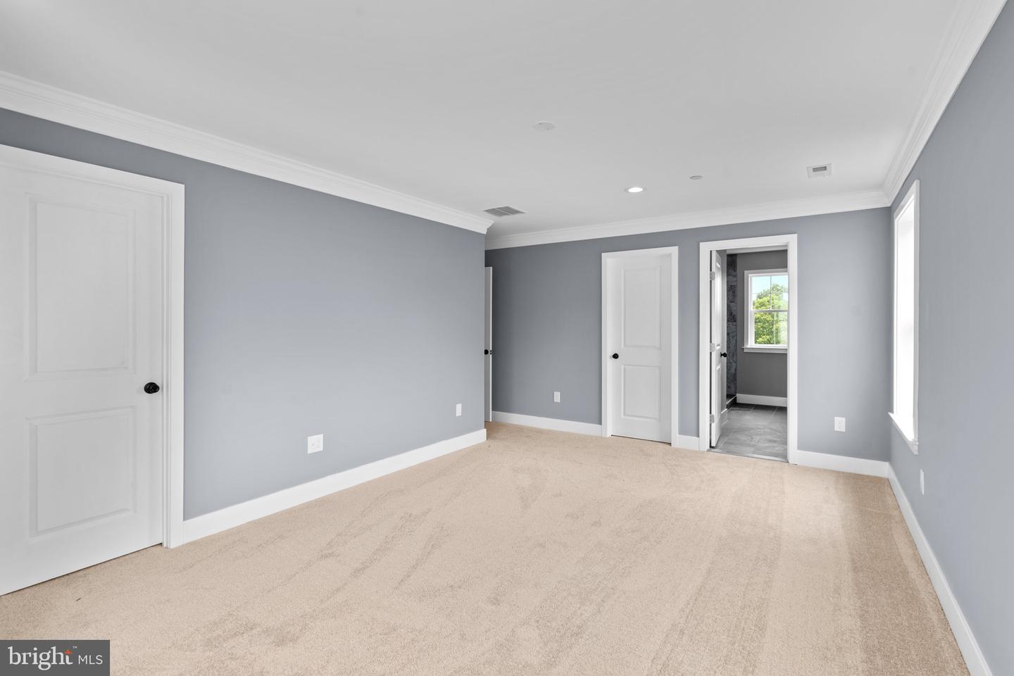 16 WALK AVENUE
