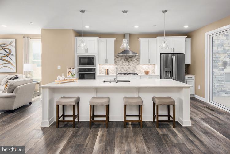 239 HICKORY HOLLOW COURT