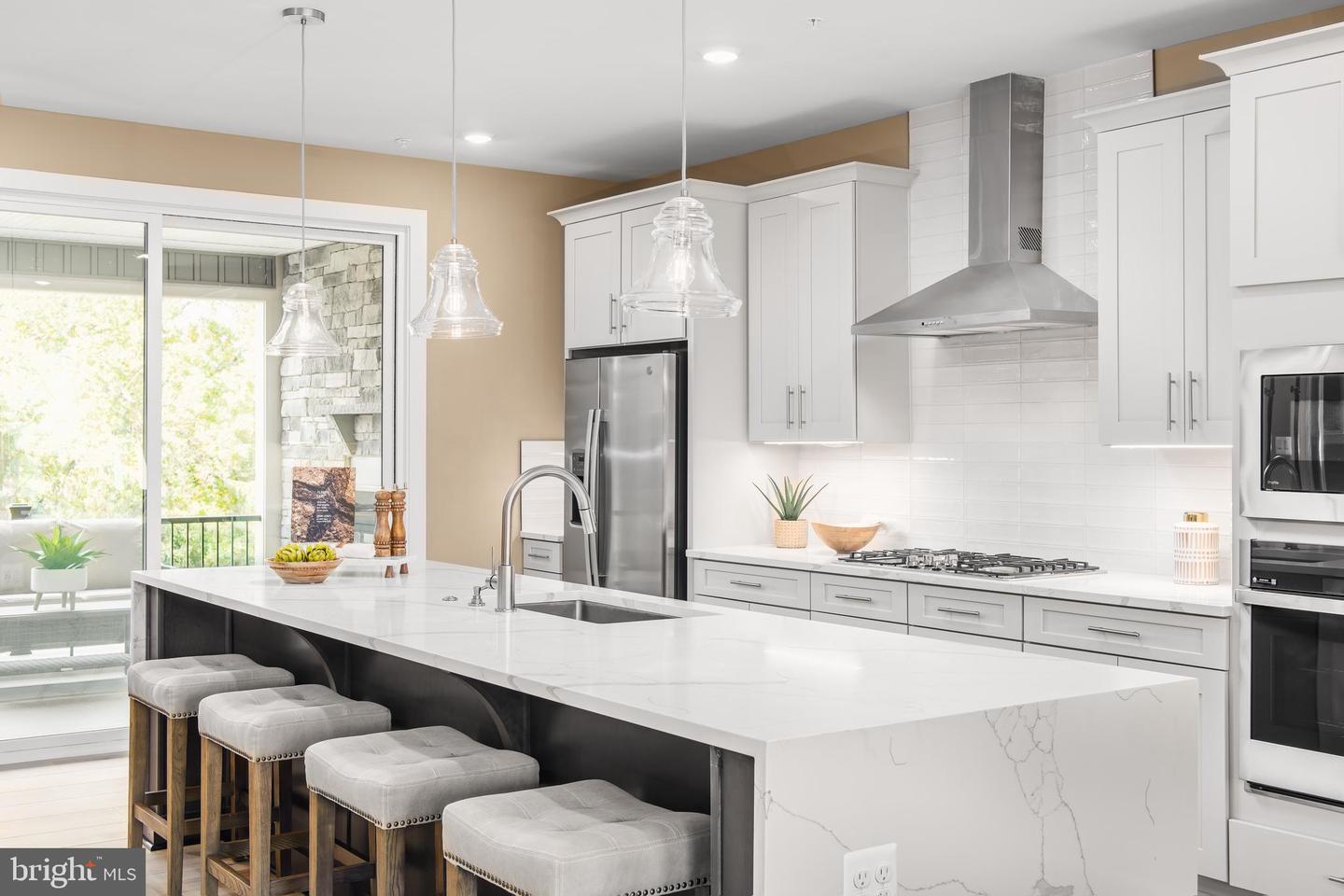 237 HICKORY HOLLOW COURT