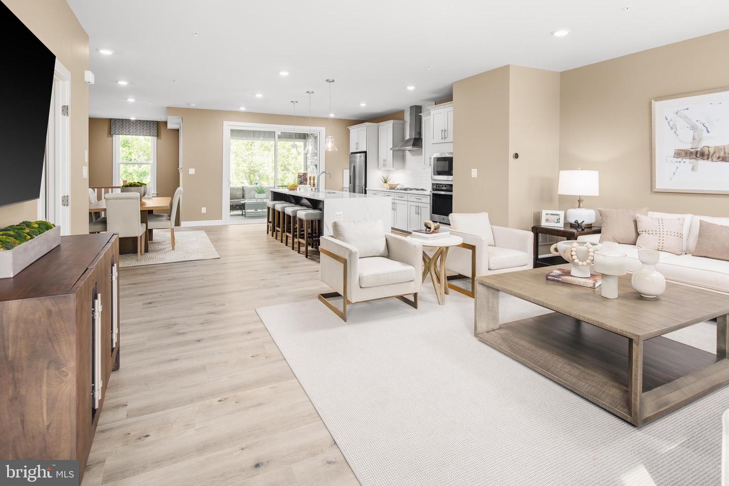 237 HICKORY HOLLOW COURT