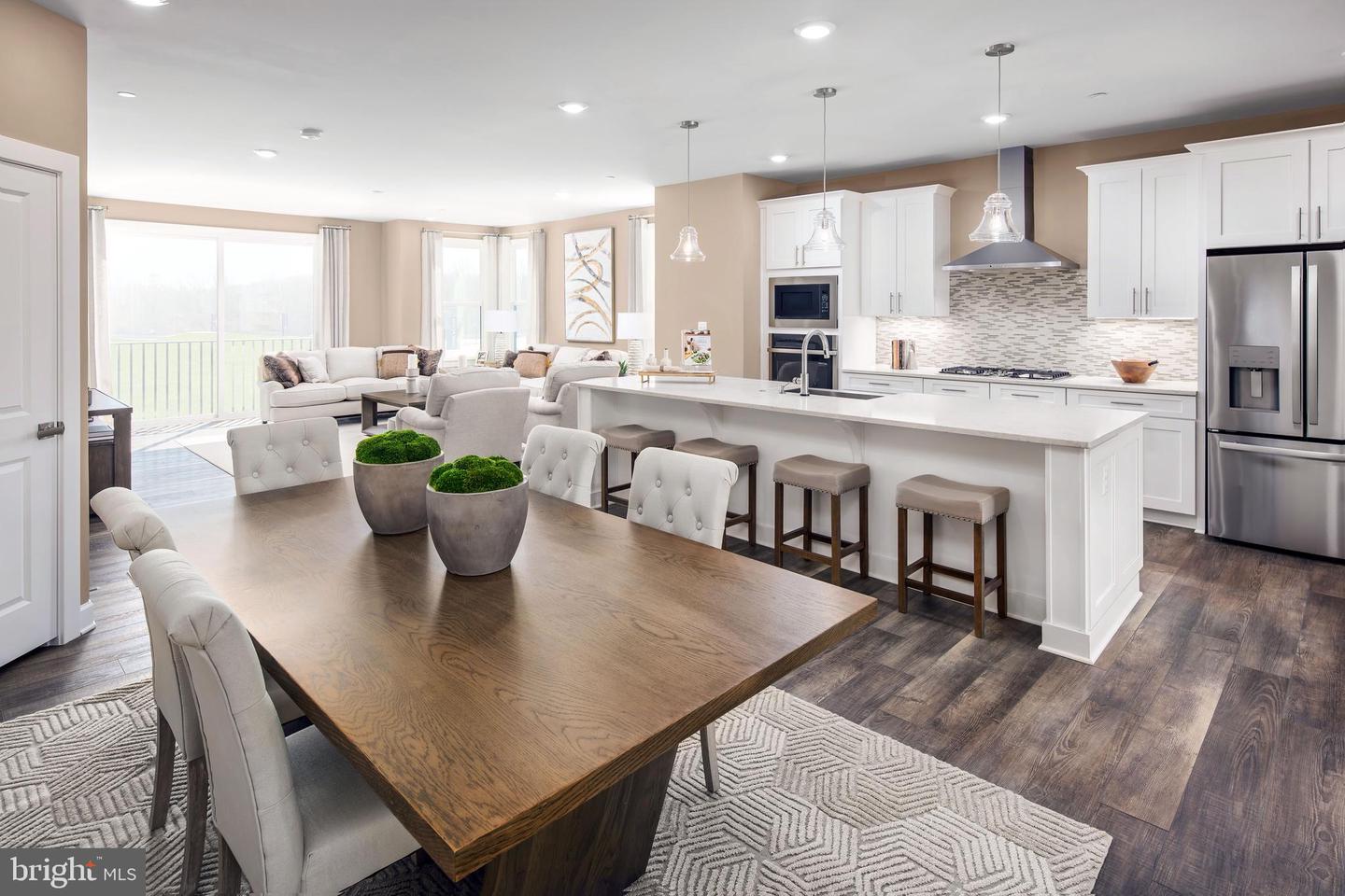 237 HICKORY HOLLOW COURT