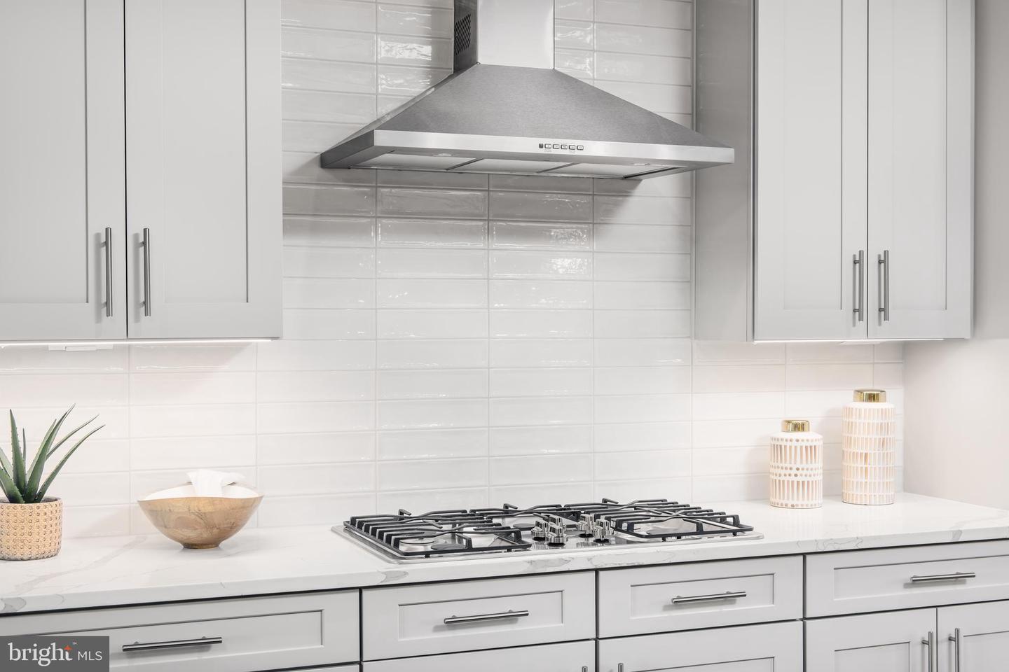 237 HICKORY HOLLOW COURT