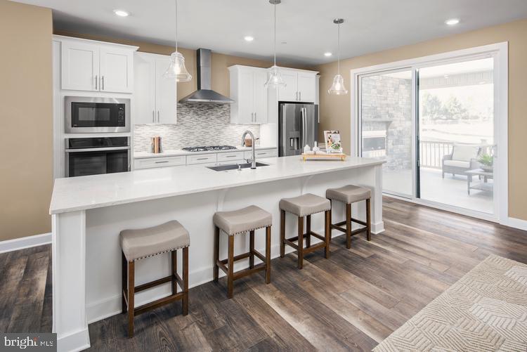 229 HICKORY HOLLOW COURT