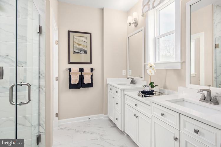 229 HICKORY HOLLOW COURT