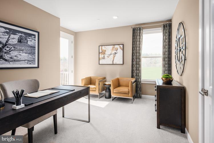 229 HICKORY HOLLOW COURT