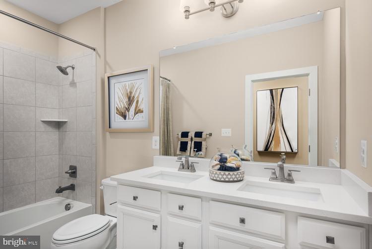 229 HICKORY HOLLOW COURT