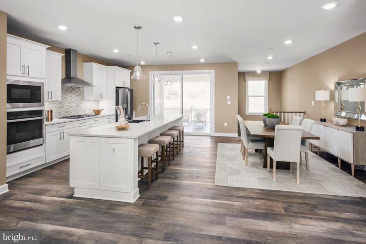 229 HICKORY HOLLOW COURT