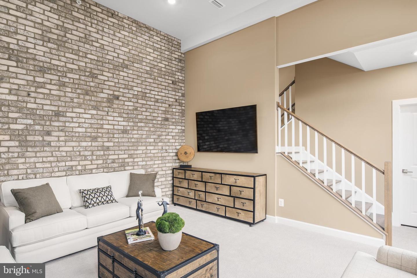 241 HICKORY HOLLOW COURT