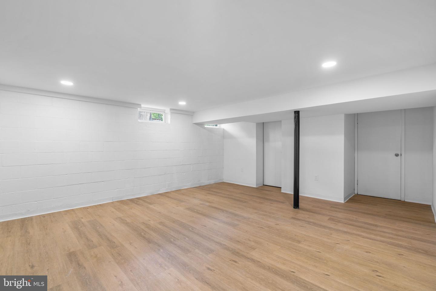 2101 N ROLLING ROAD