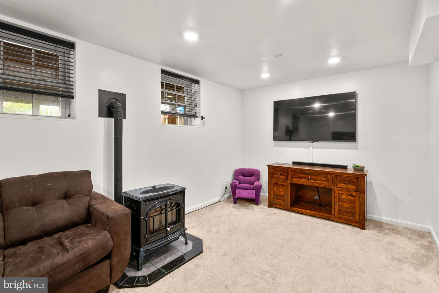 230 OAK LEAF WAY