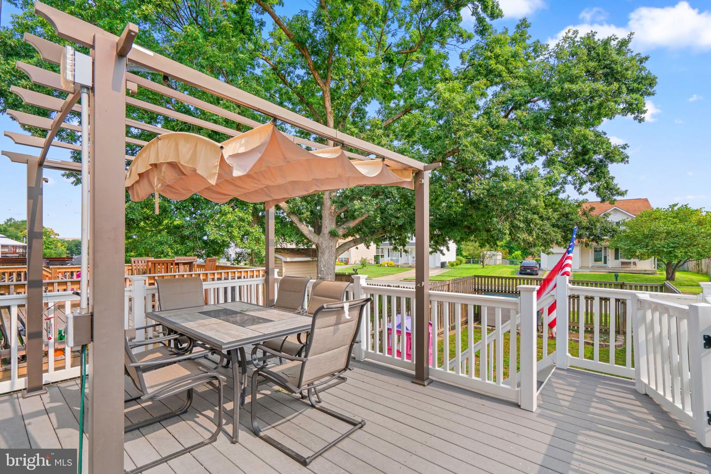 230 OAK LEAF WAY