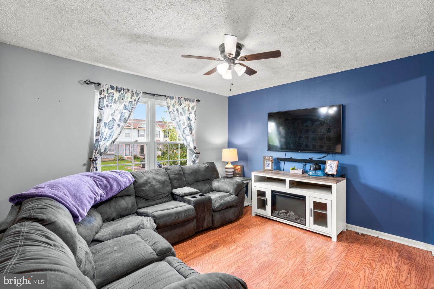 230 OAK LEAF WAY