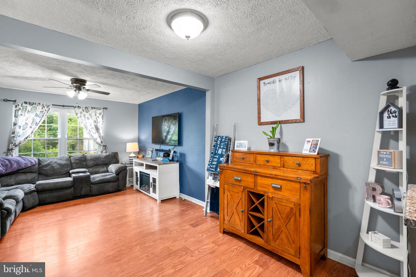 230 OAK LEAF WAY