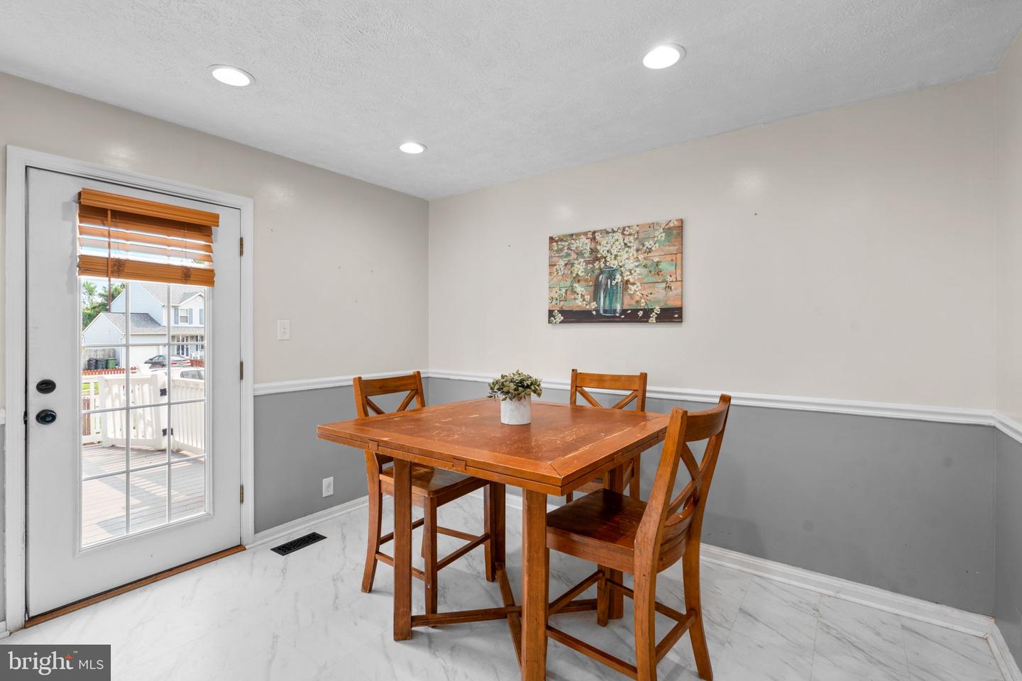 230 OAK LEAF WAY