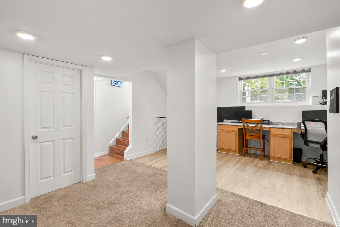 230 OAK LEAF WAY