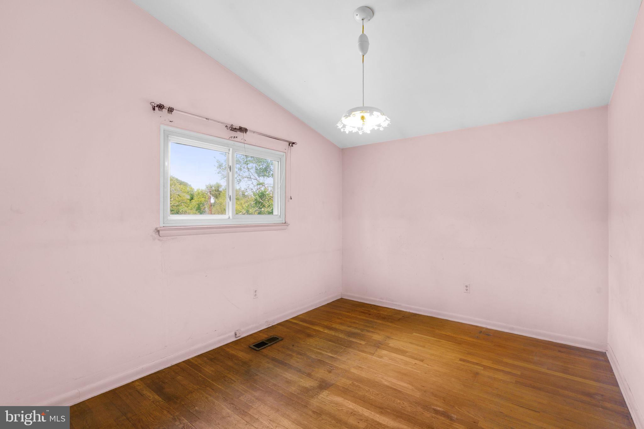 7425 PRINCE GEORGE ROAD