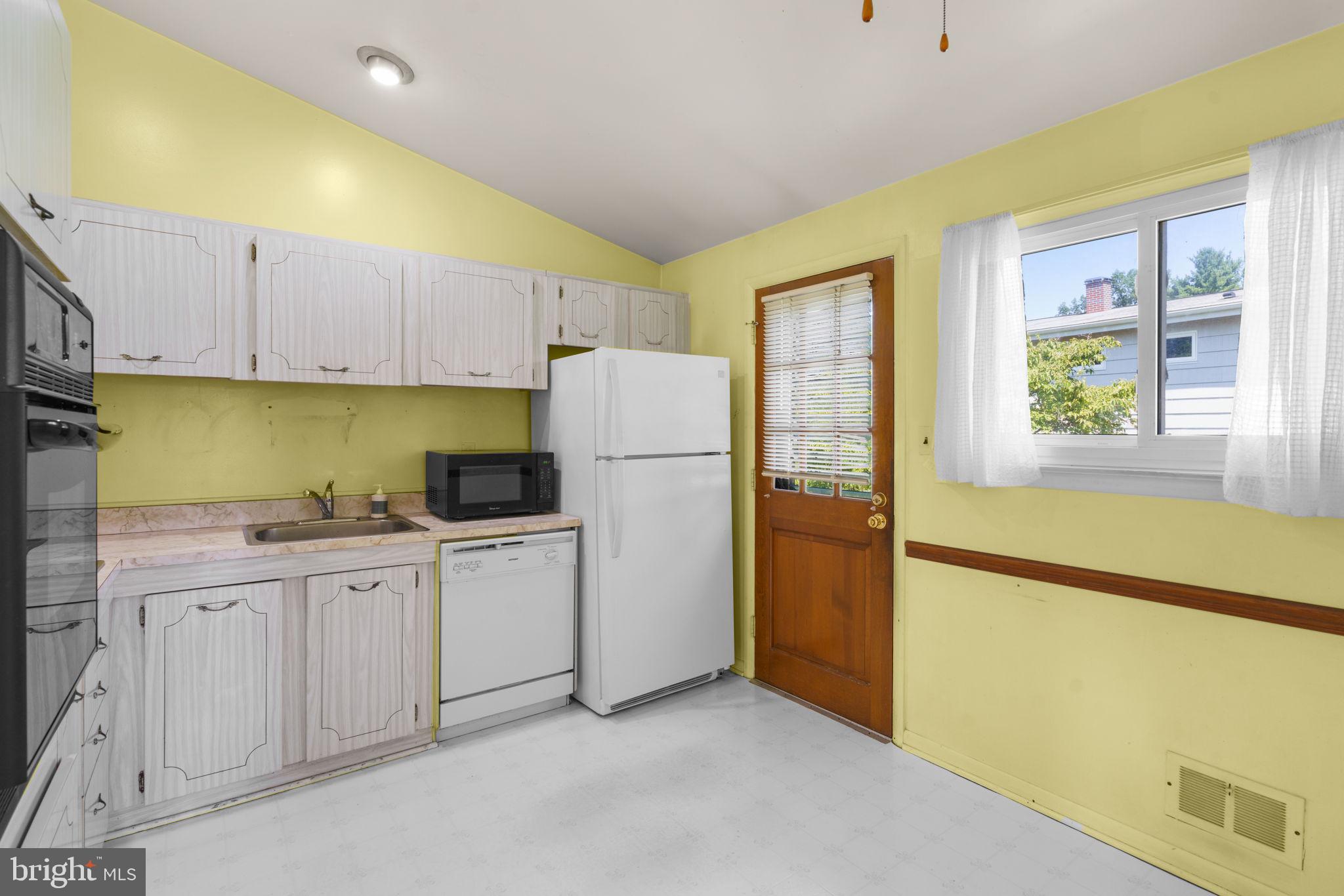 7425 PRINCE GEORGE ROAD