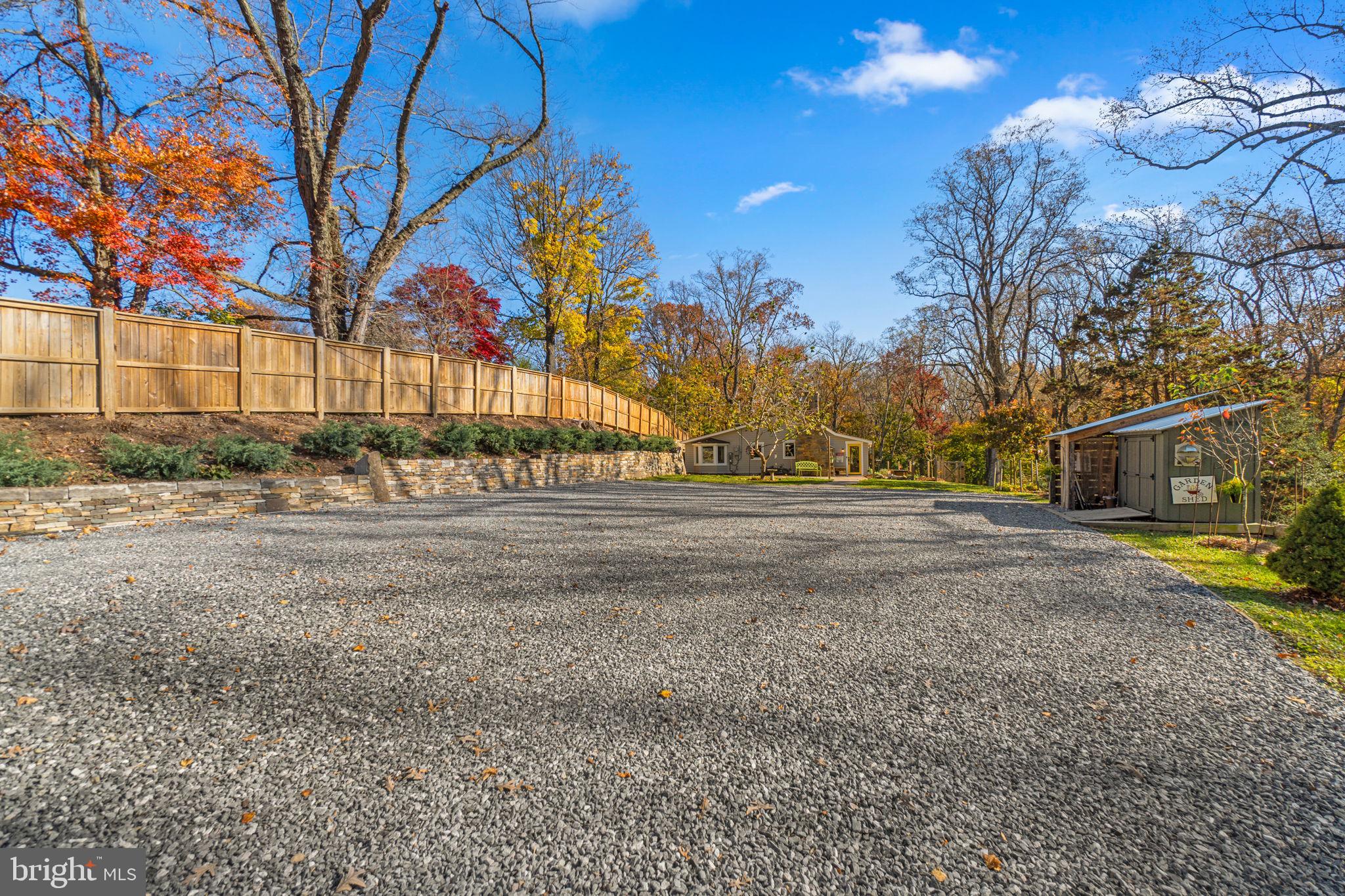 15423 & 15421 York ROAD