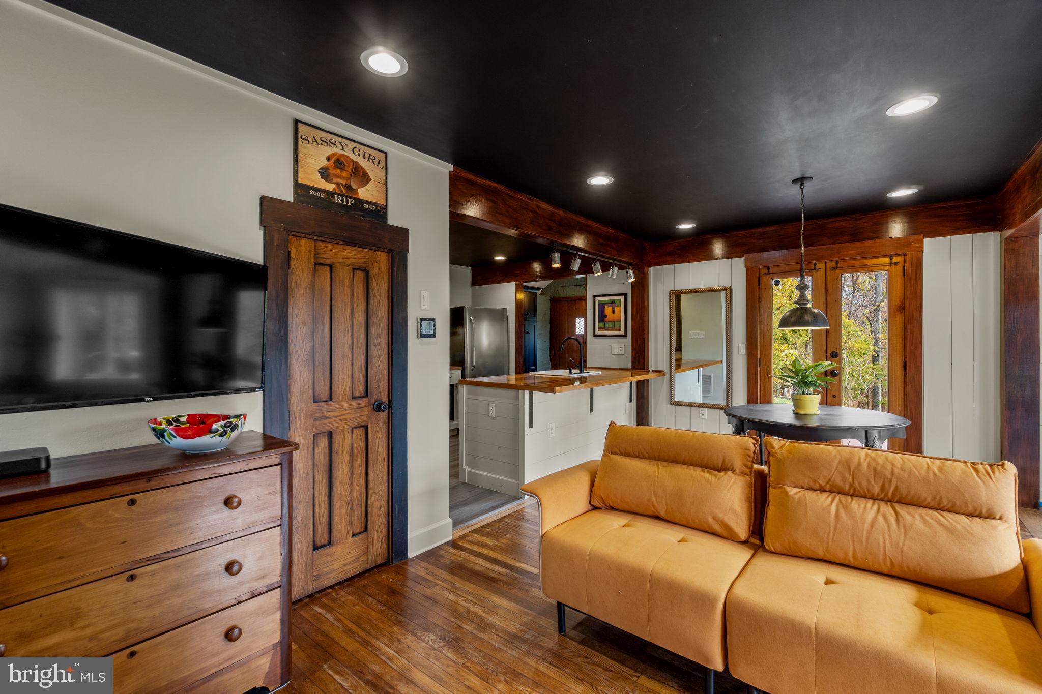 15423 & 15421 York ROAD