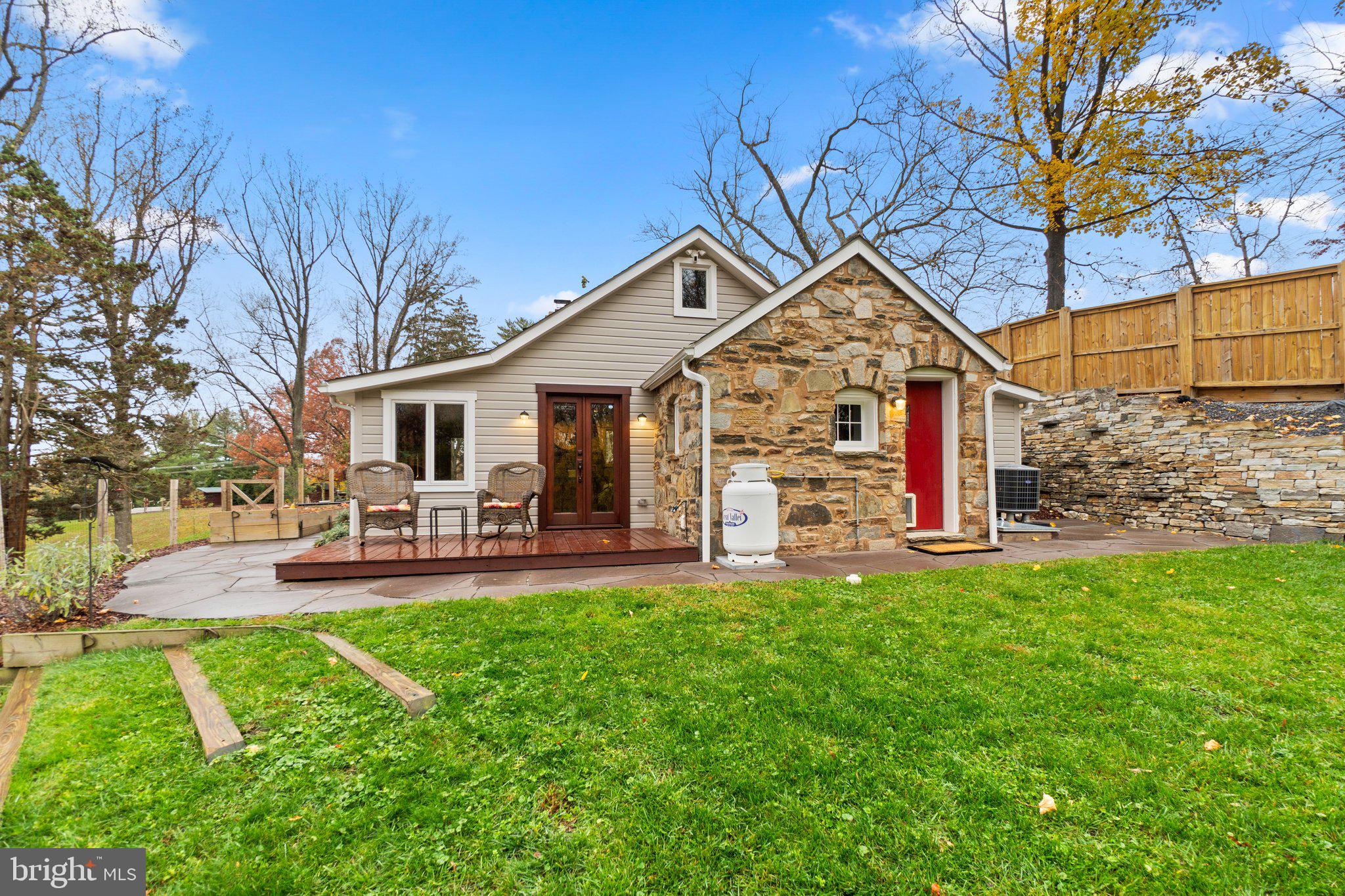 15423 & 15421 York ROAD