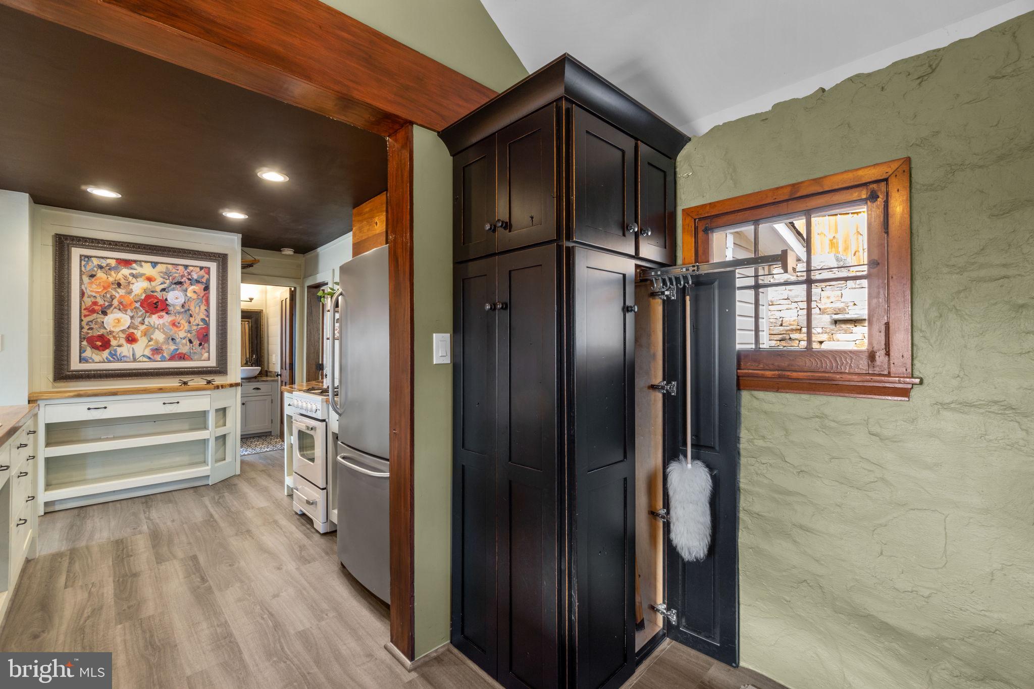 15423 & 15421 York ROAD