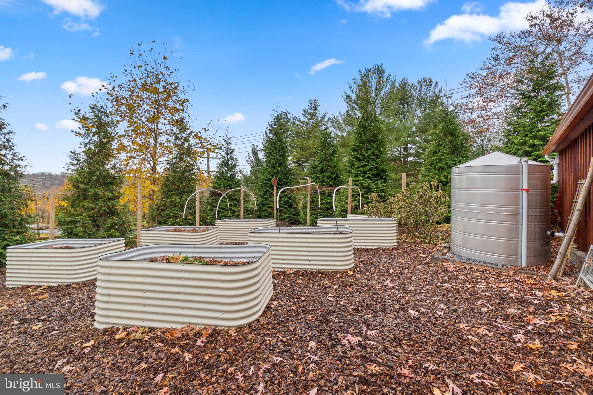 15423 & 15421 York ROAD