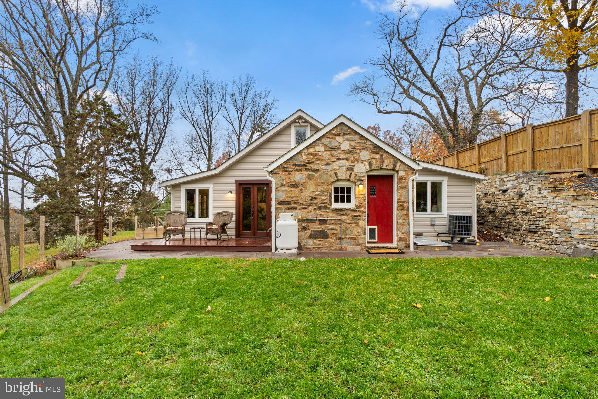 15423 & 15421 York ROAD