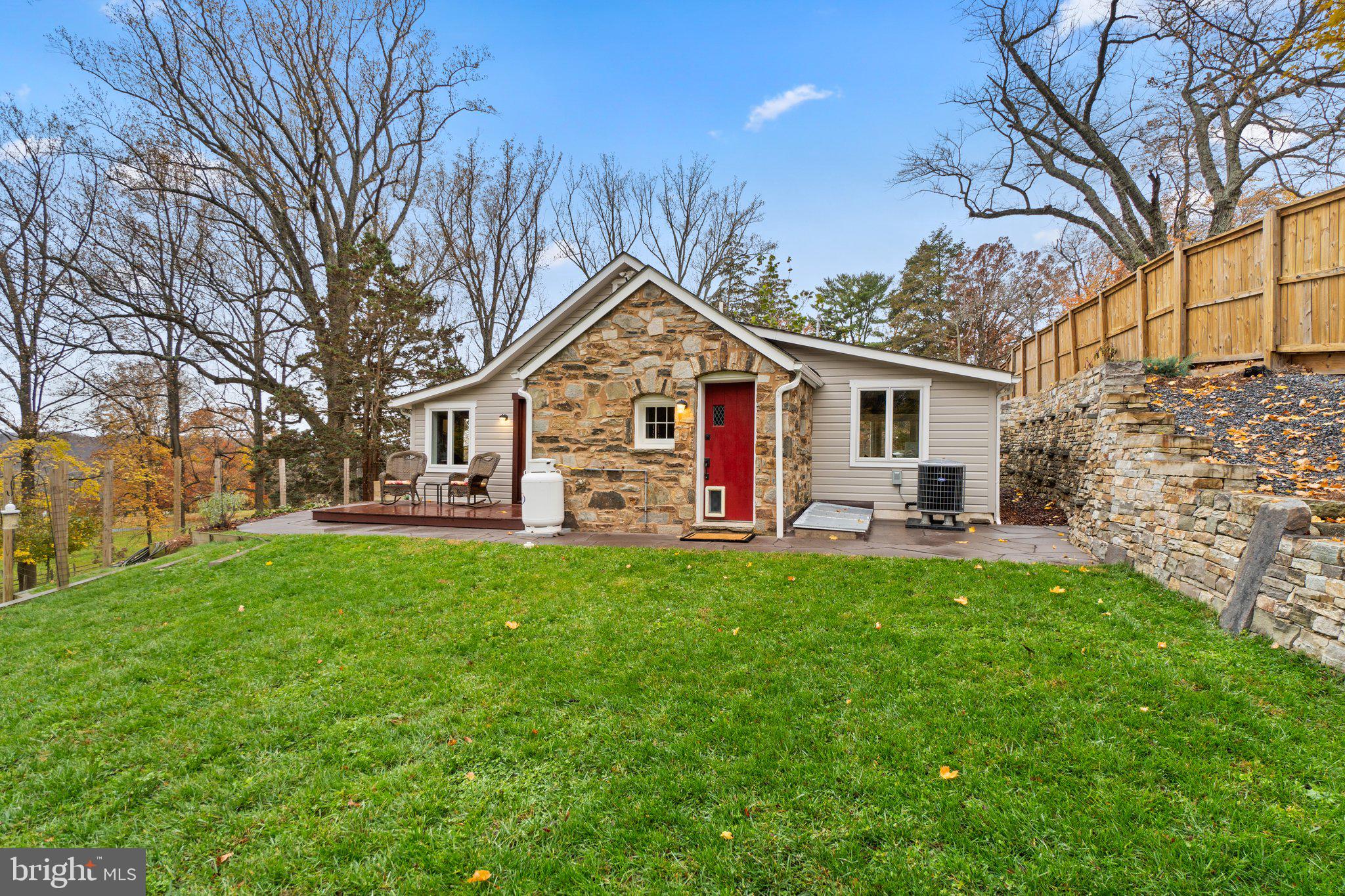 15423 & 15421 York ROAD