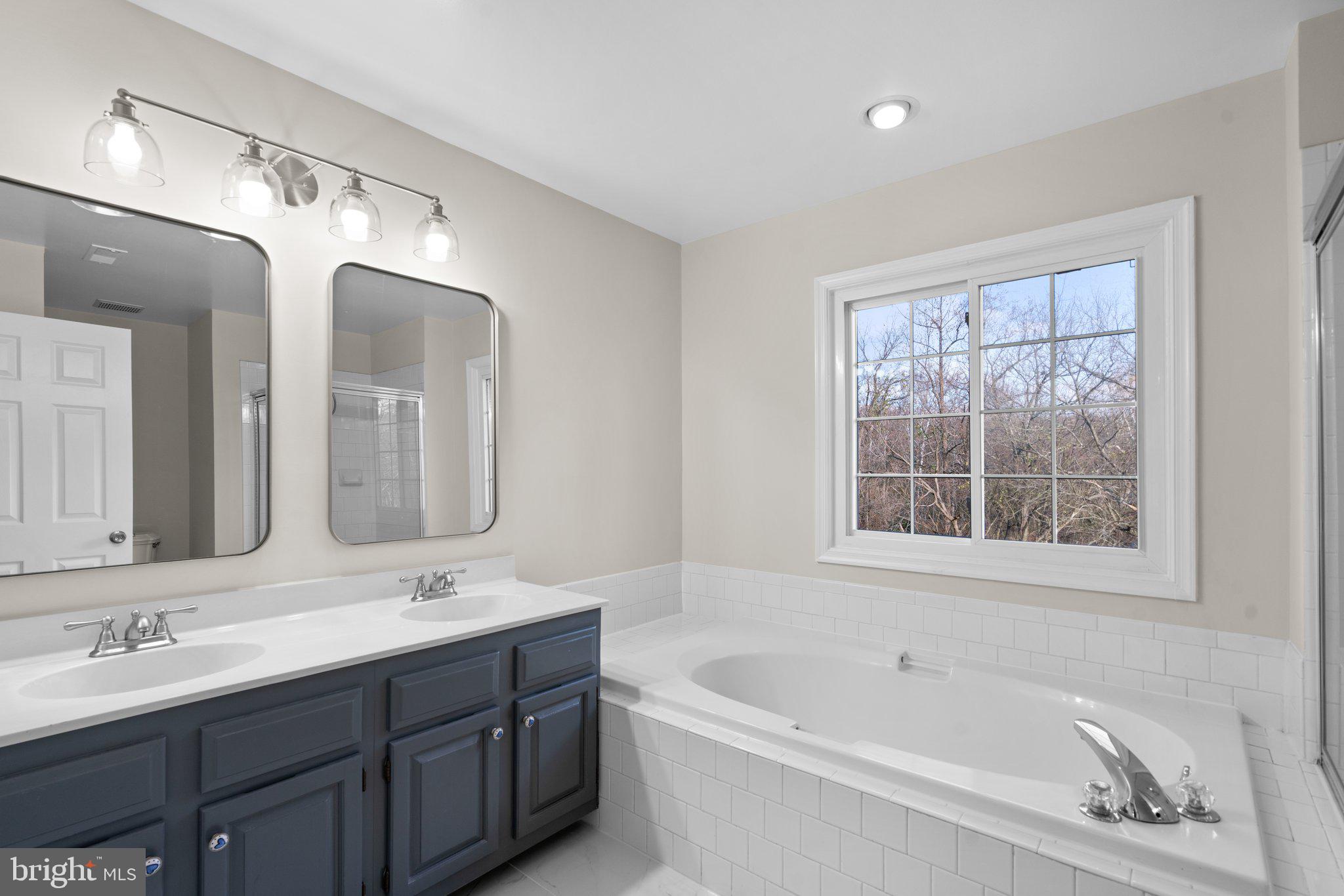 5907 Foxhall Manor DRIVE