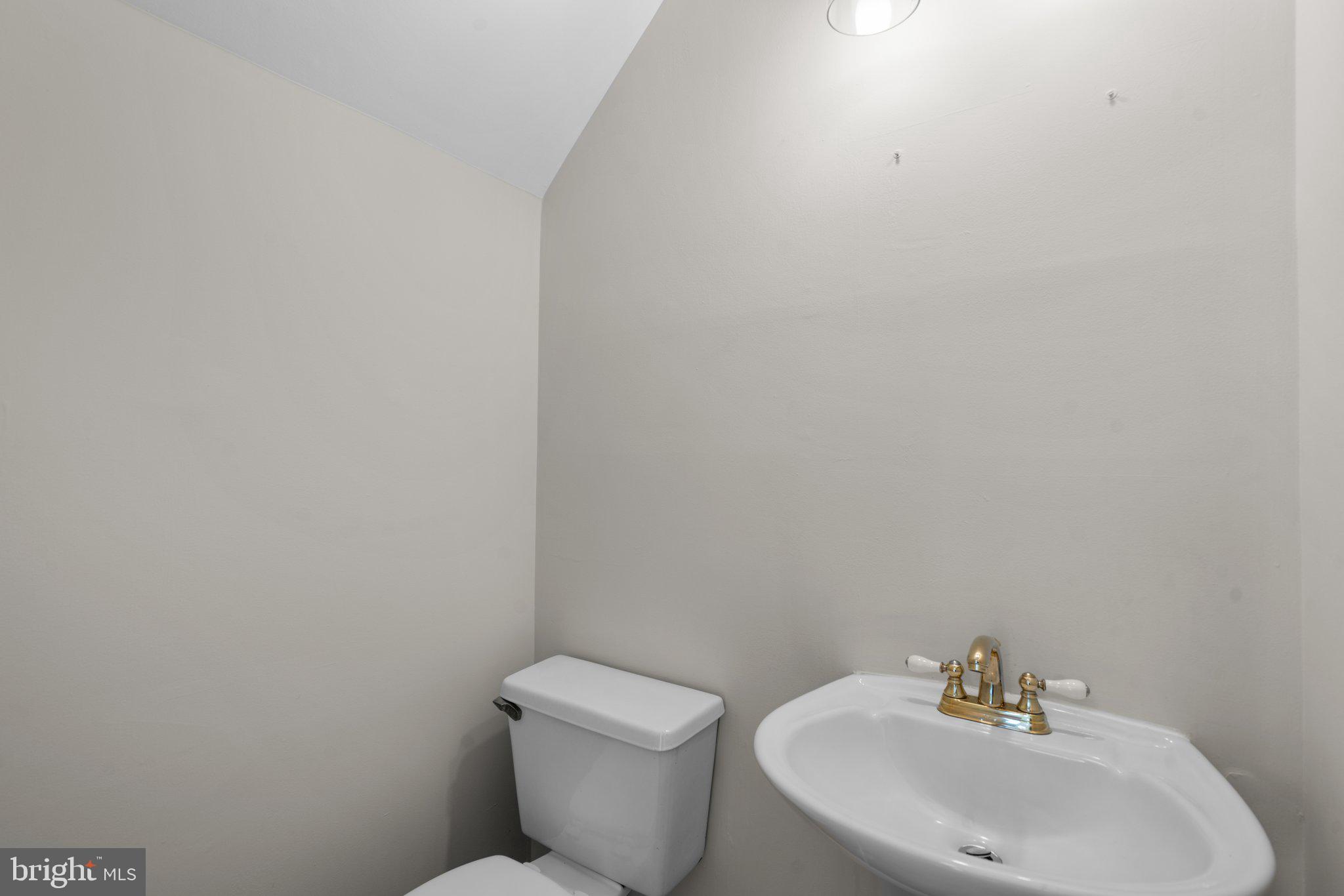 5907 Foxhall Manor DRIVE