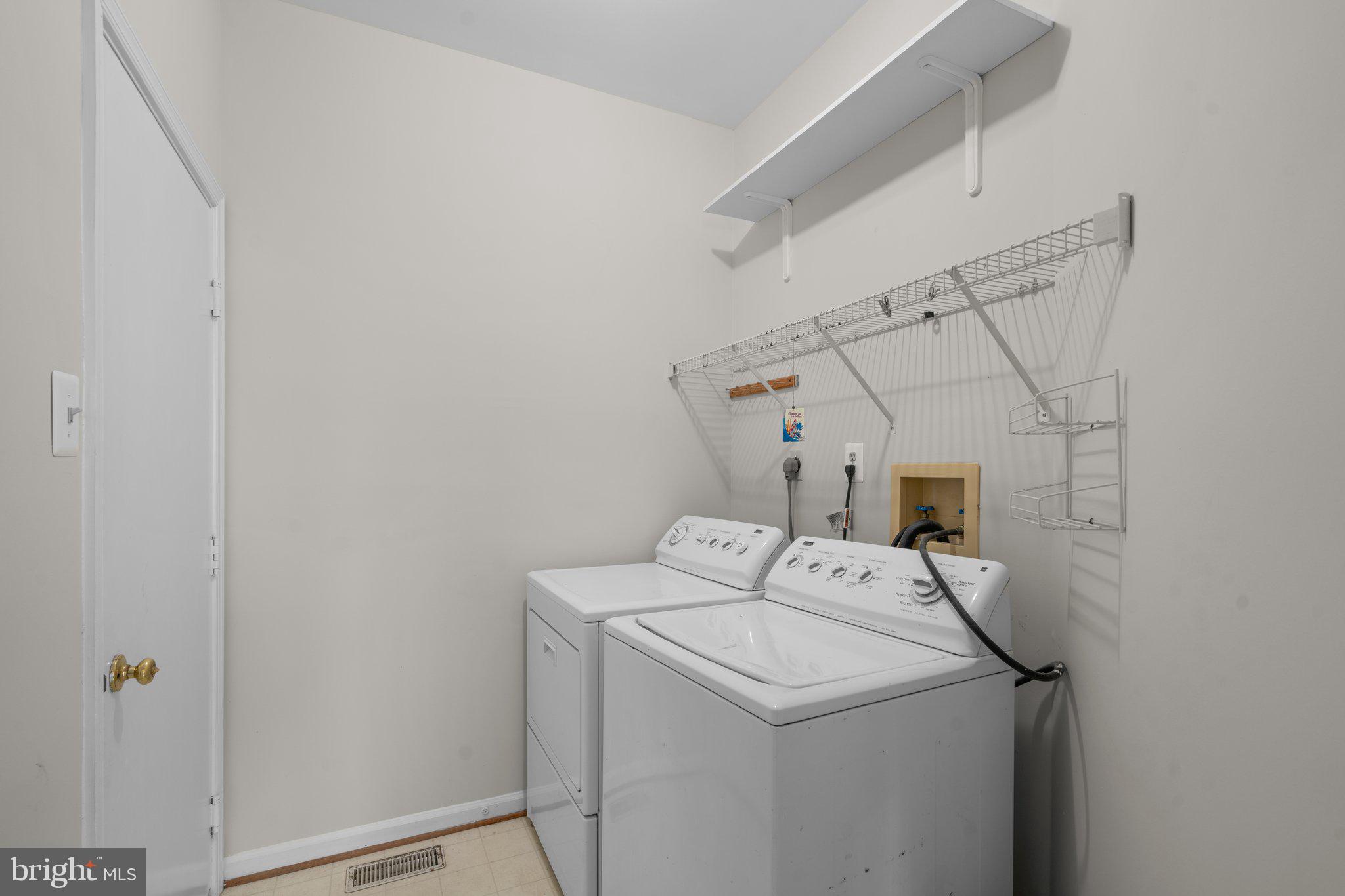 5907 Foxhall Manor DRIVE