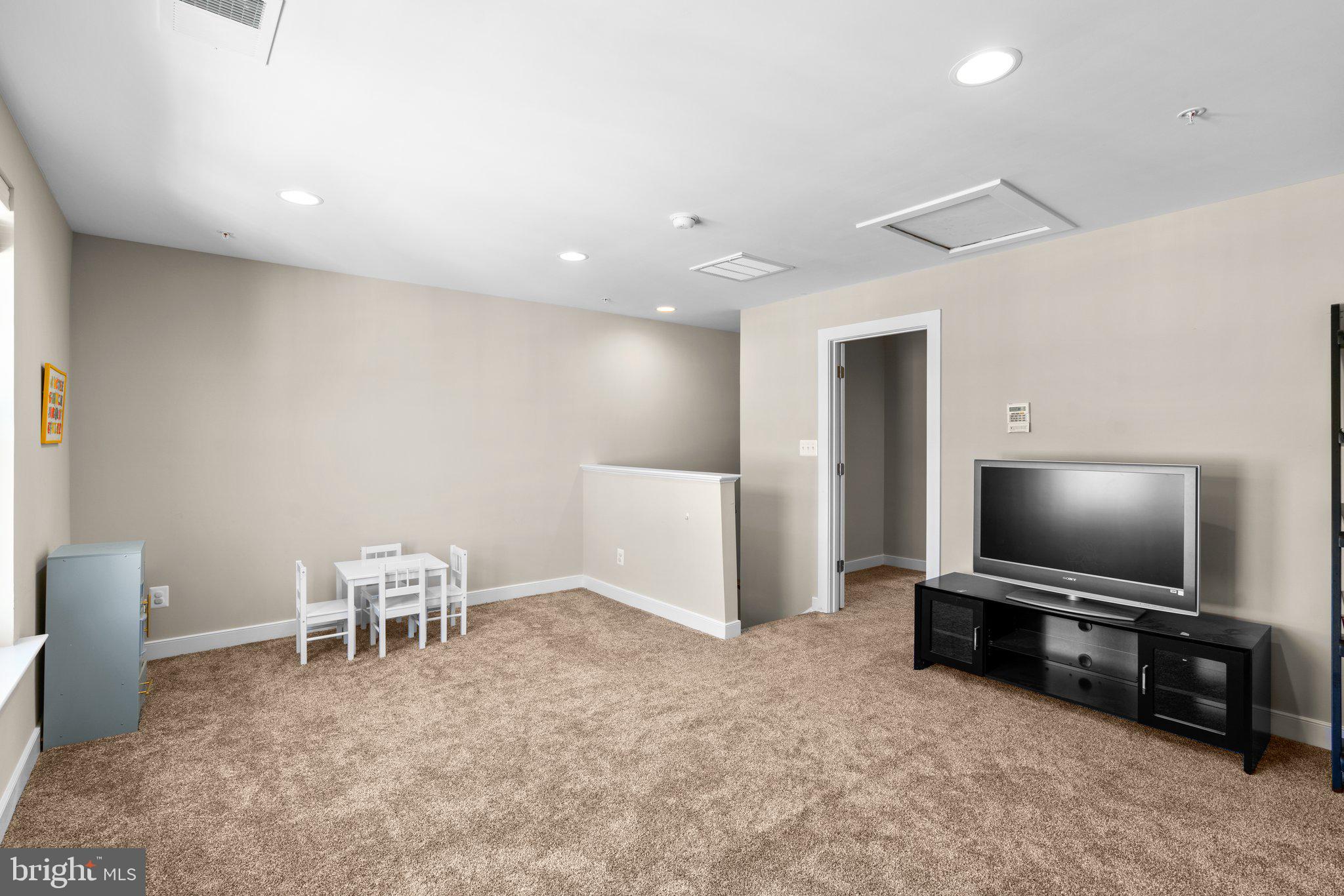 425 E Jefferson AVENUE