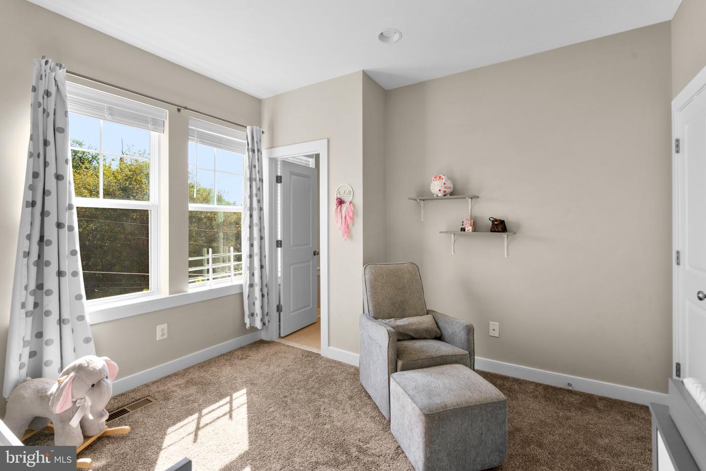 425 E Jefferson AVENUE