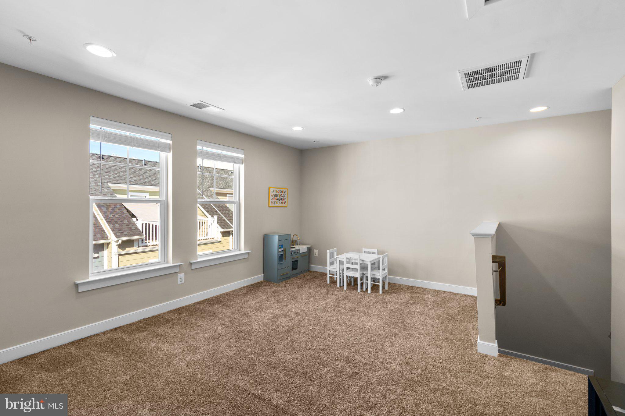 425 E Jefferson AVENUE