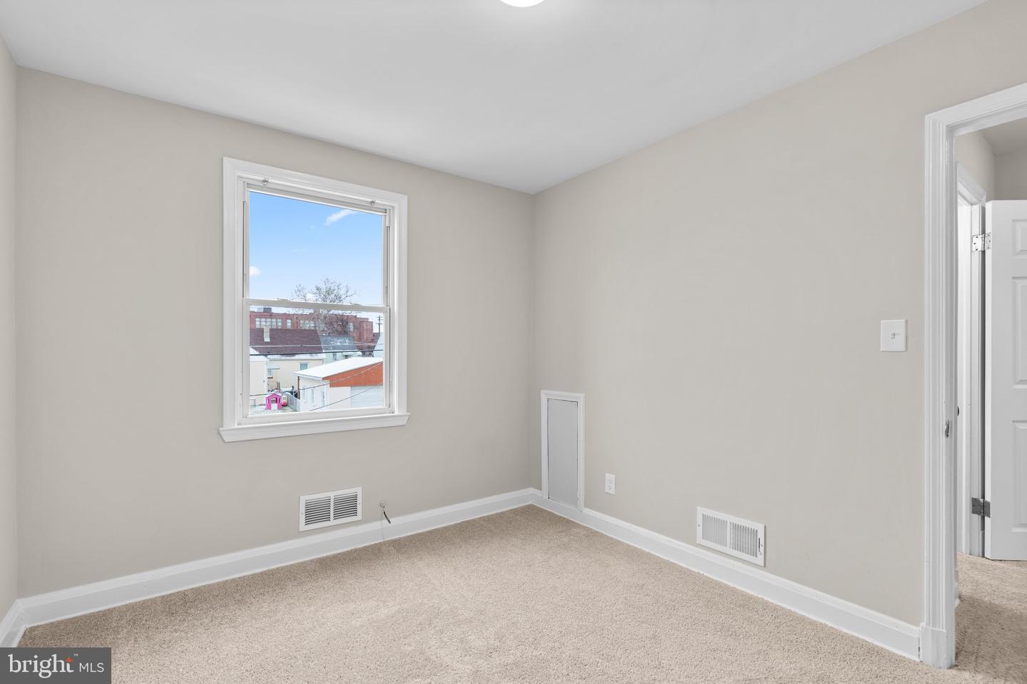 1814 Dunmere ROAD