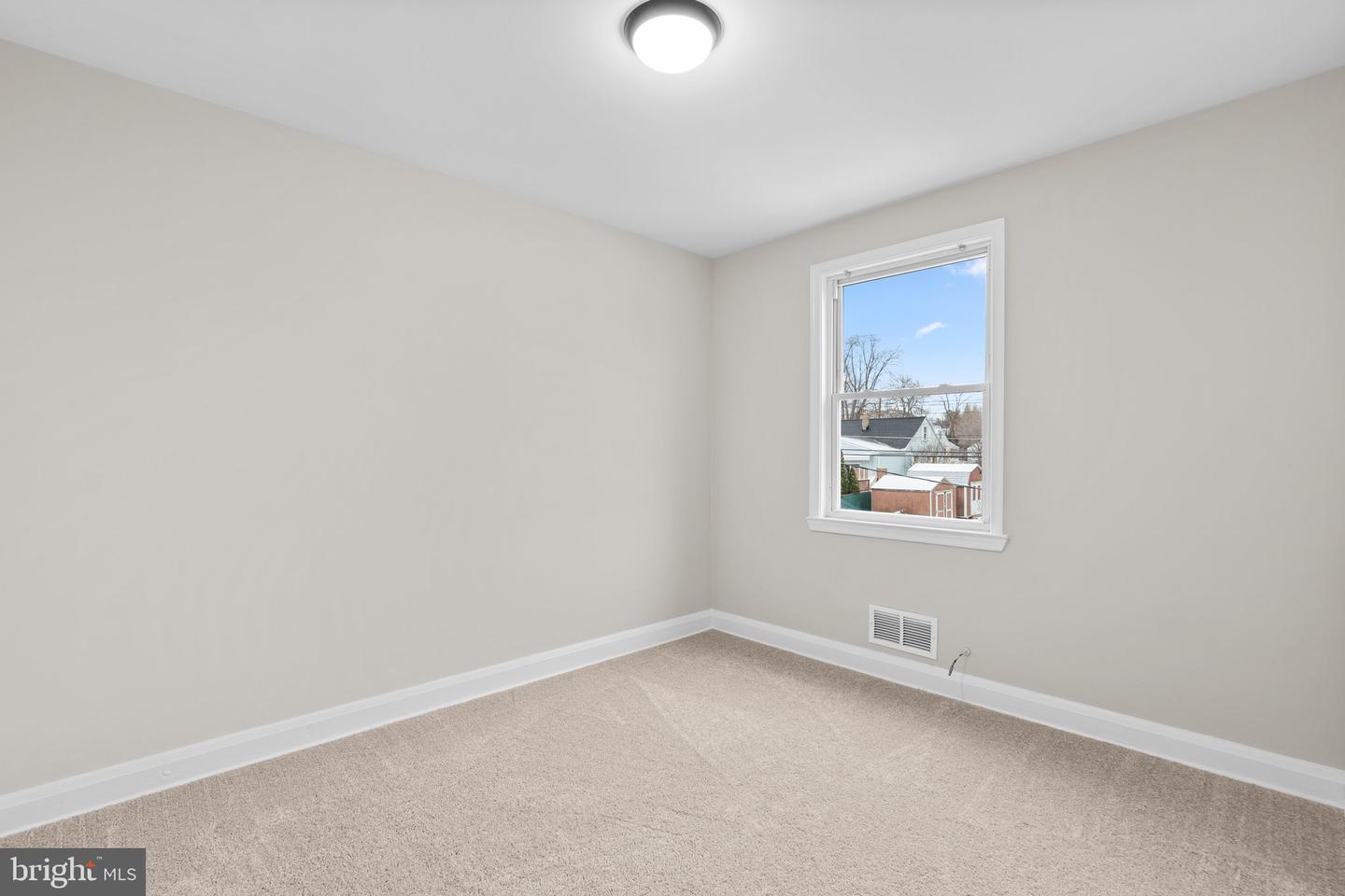 1814 Dunmere ROAD