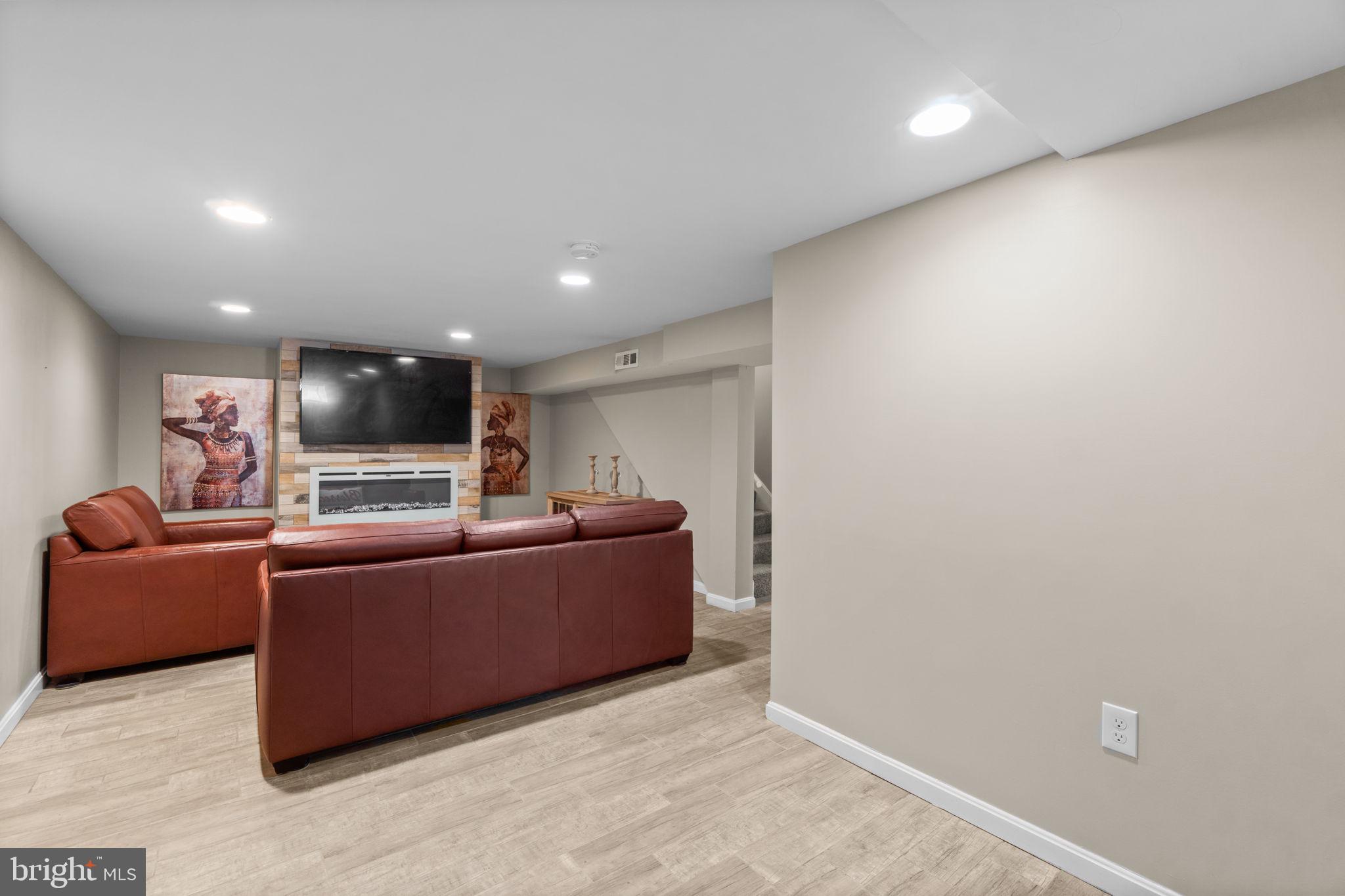 8810 Meadow Heights Road