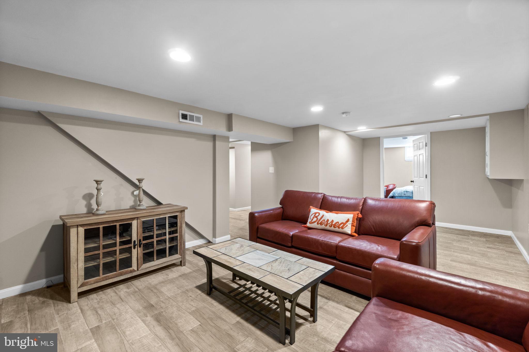 8810 Meadow Heights Road