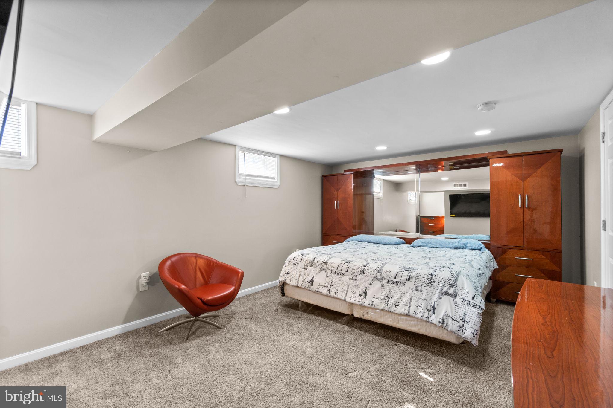 8810 Meadow Heights Road