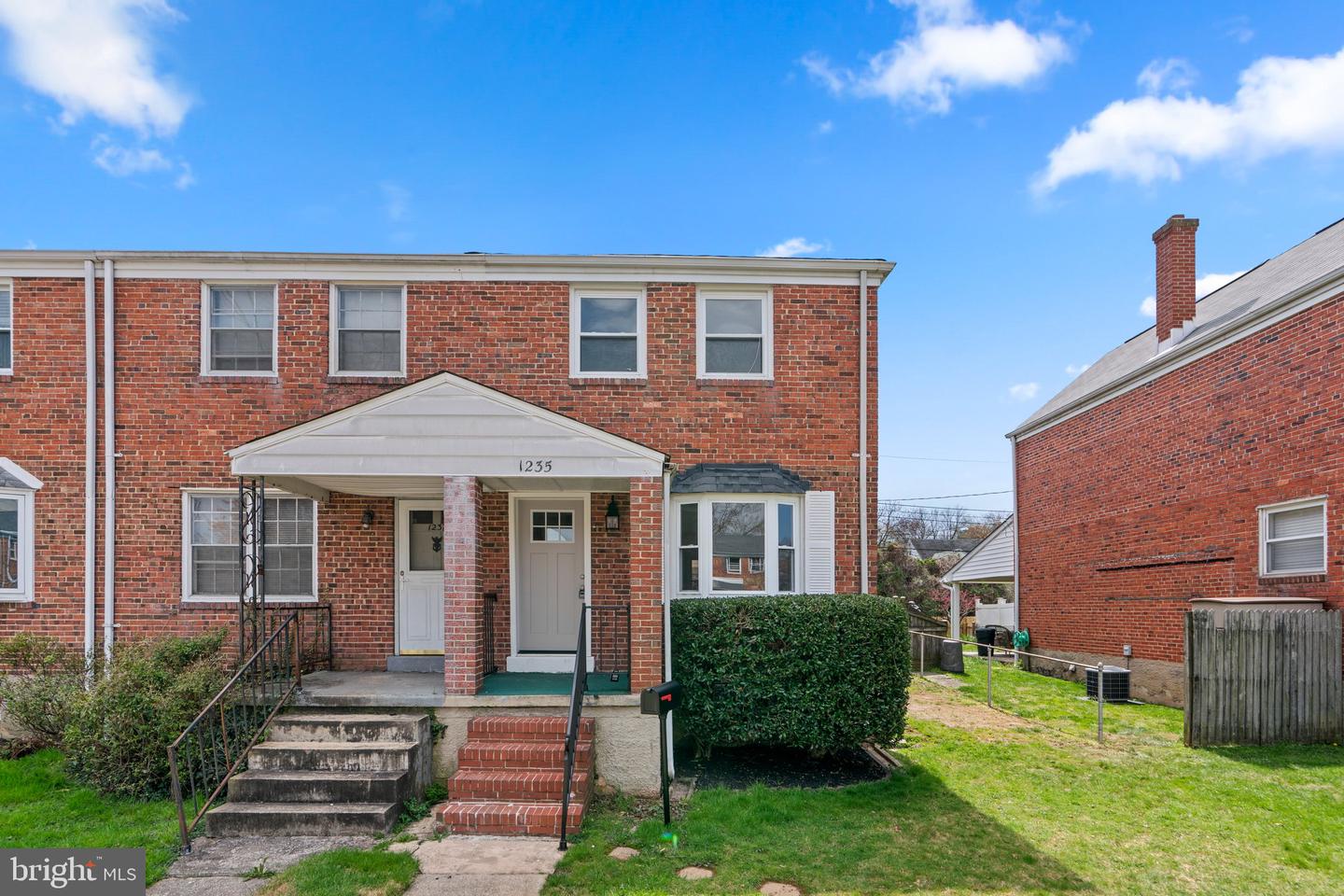 1235 Brewster St