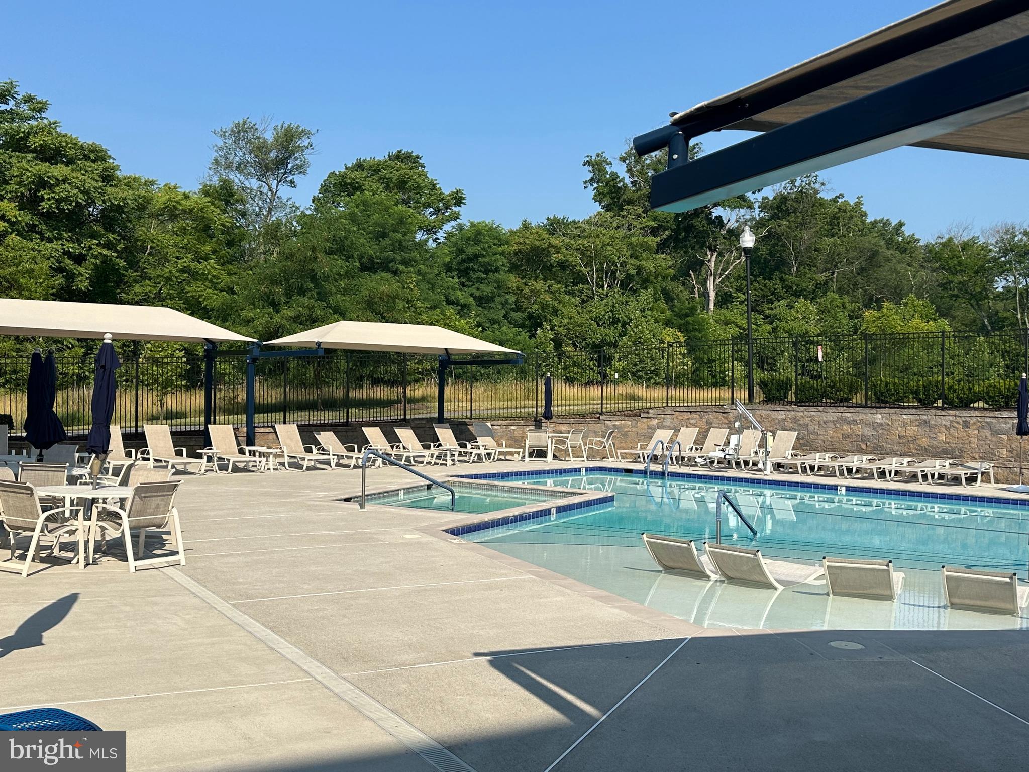 605 Quarry View Ct #202