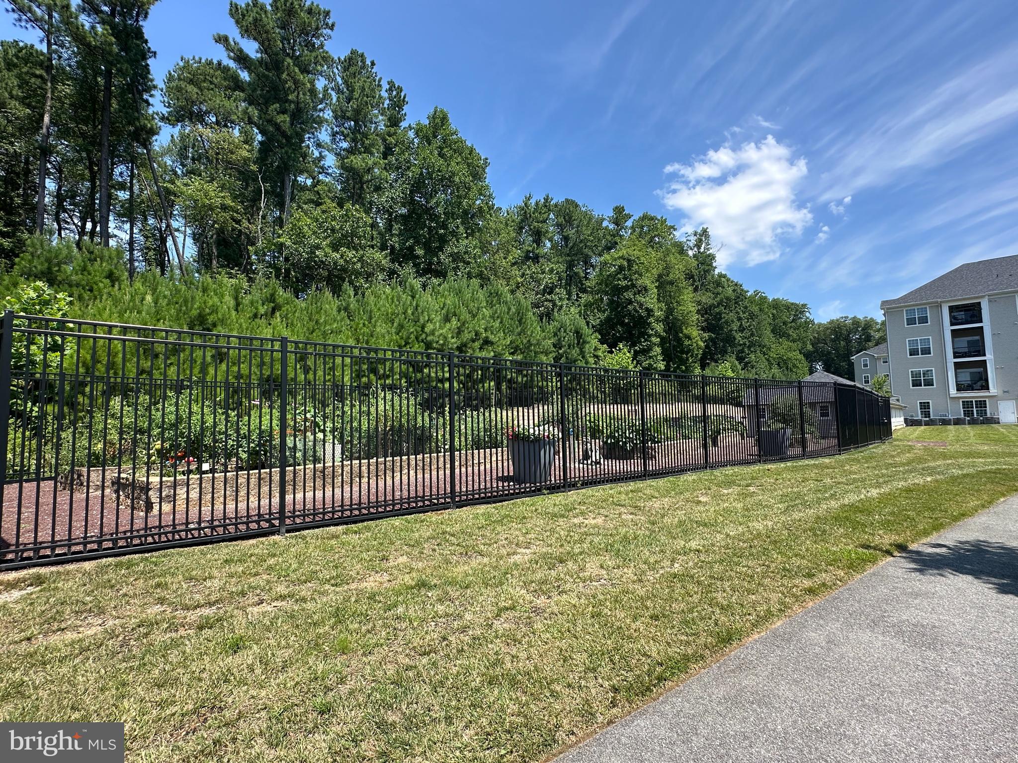 605 Quarry View Ct #202