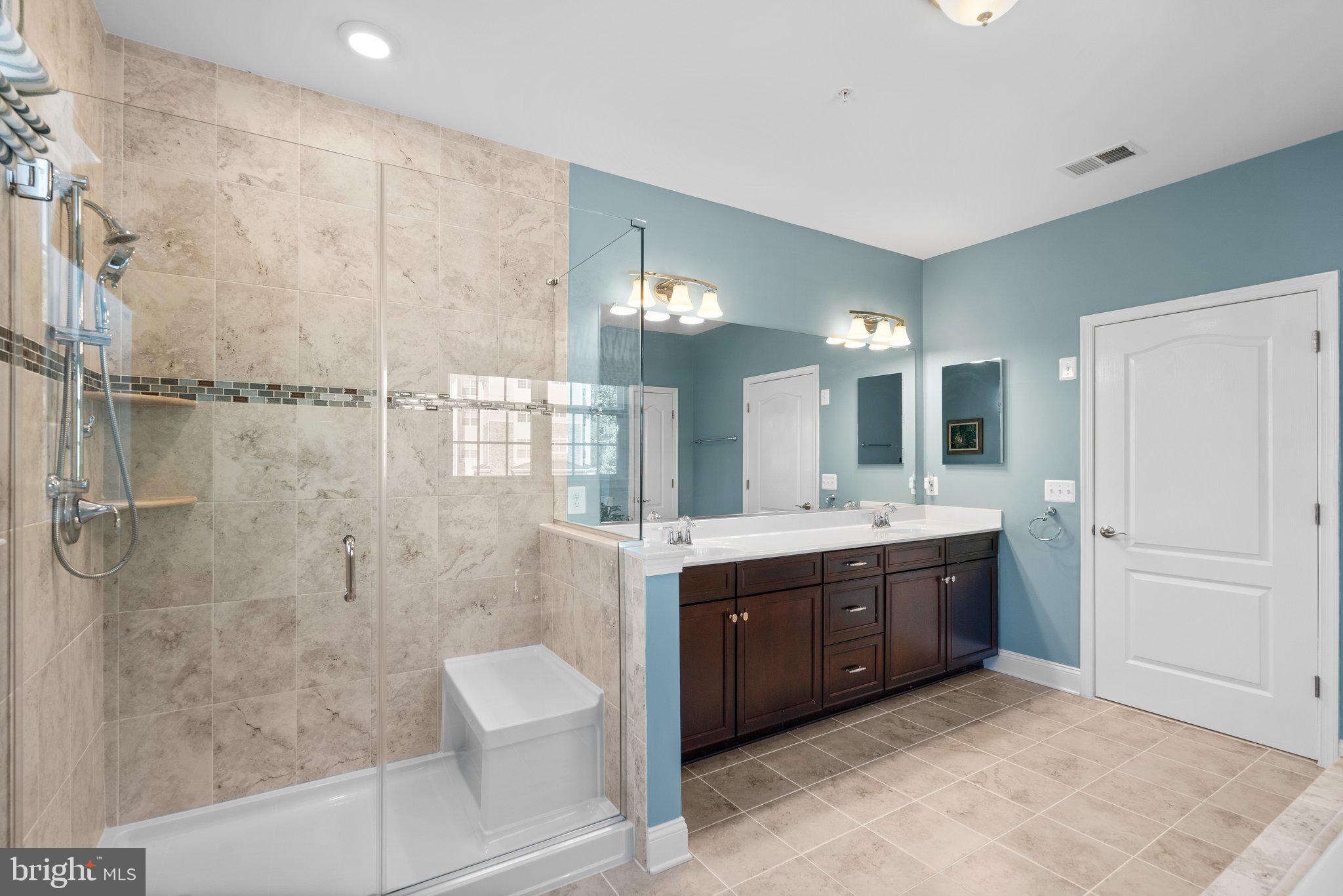 605 Quarry View Ct #202