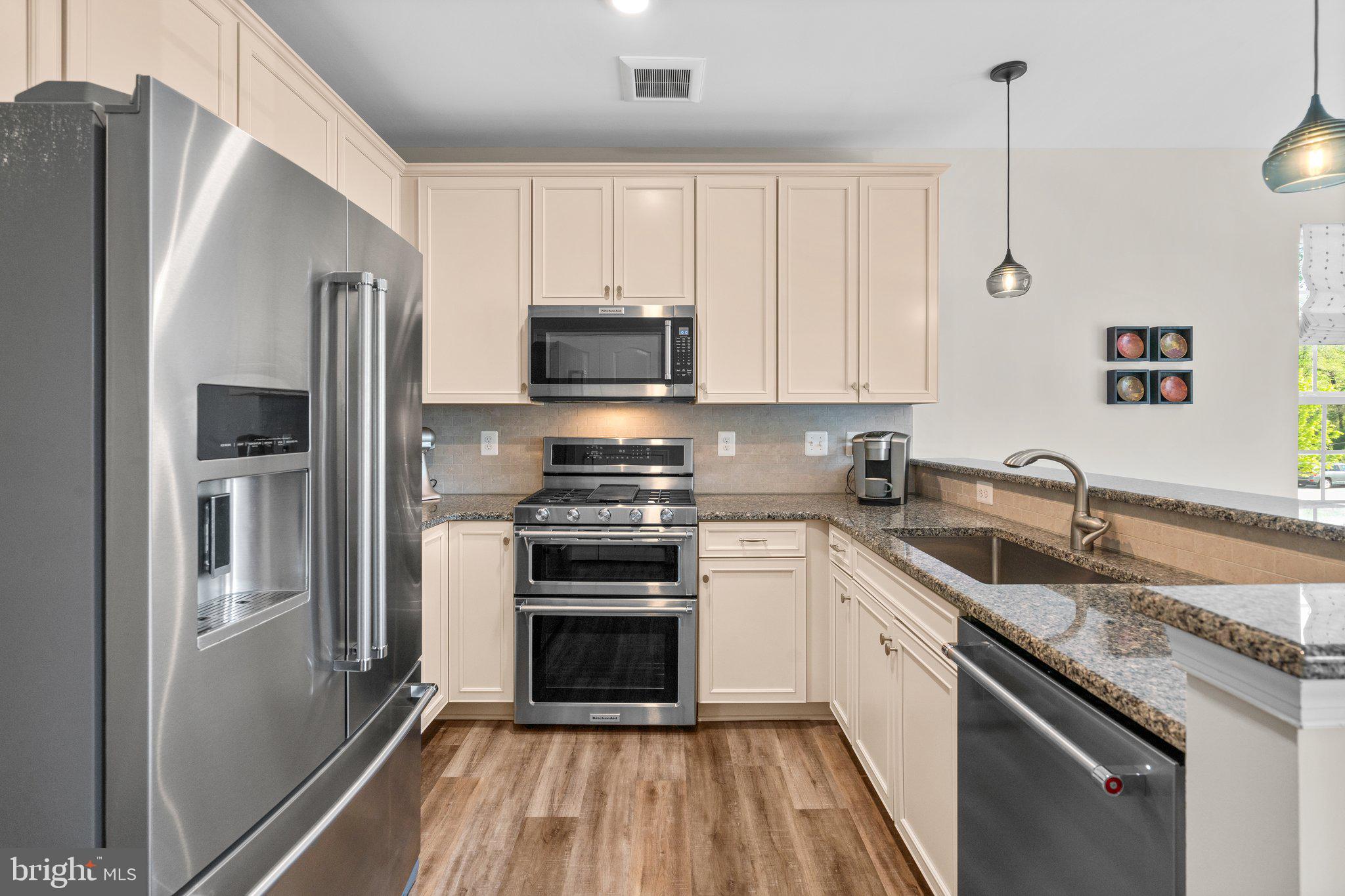 605 Quarry View Ct #202